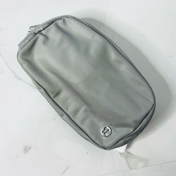 Lululemon Silver Drop Gray Everywhere Belt Bag NWT - Picture 6 of 13